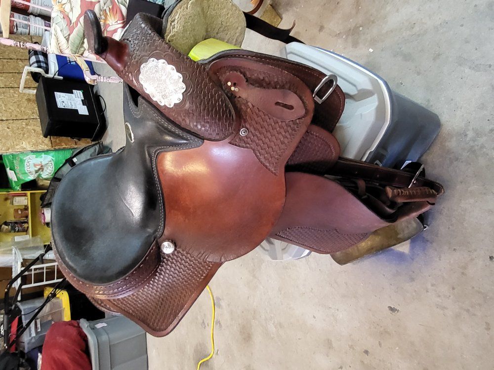 Show saddle