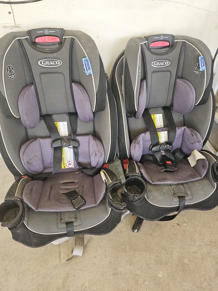 (2) Graco carseats