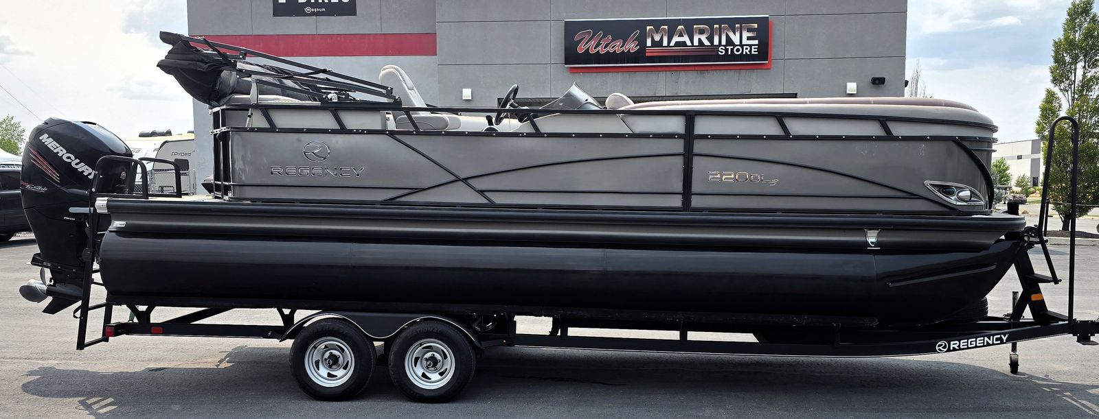 2018 Regency Pontoon Boat w 250 HP Verado Mercury Outboard !!!