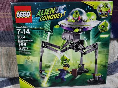 LEGO ALIEN CONQUEST TRIPOD INVADER 2011 ISSUE