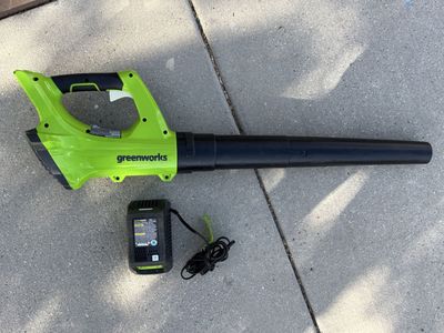 Greenworks 24V Axial Leaf Blower (100 MPH / 330 CF