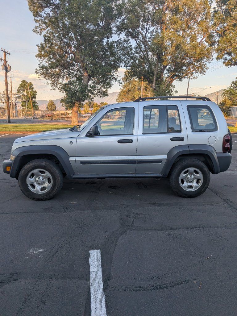 Used Jeep Liberty Sport SUV - Silver 2004 164,731 Miles