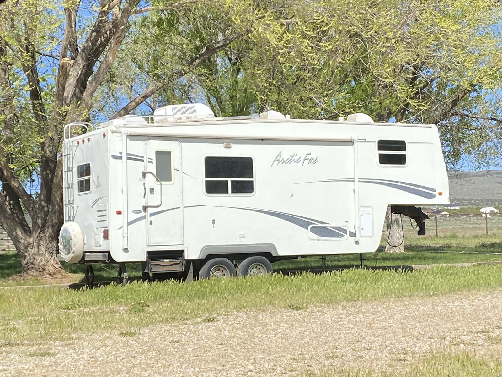 2006 Artic Fox 25' fifth Wheel by Northwood