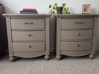 Set of 2 Nightstands