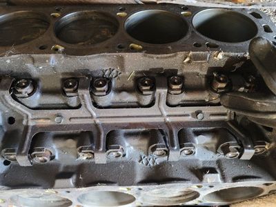 v8 5.0 push rod block with heads
