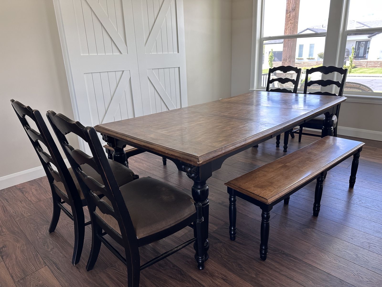 Dining room table/4 chairs/2 benches