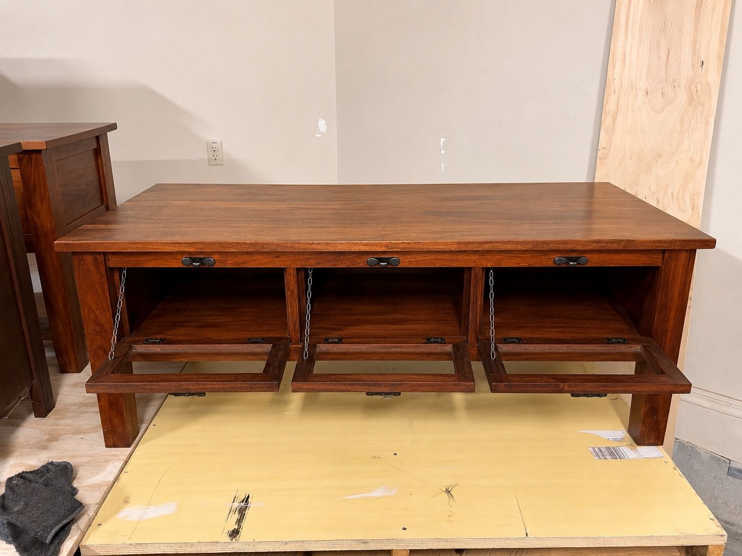 Main image 7