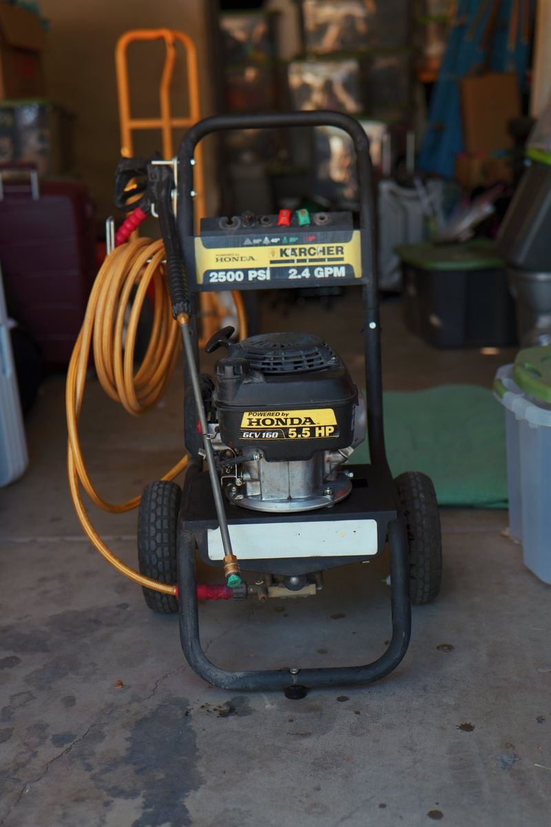 Karcher 2500 PSI Pressure Washer (Honda Powered)