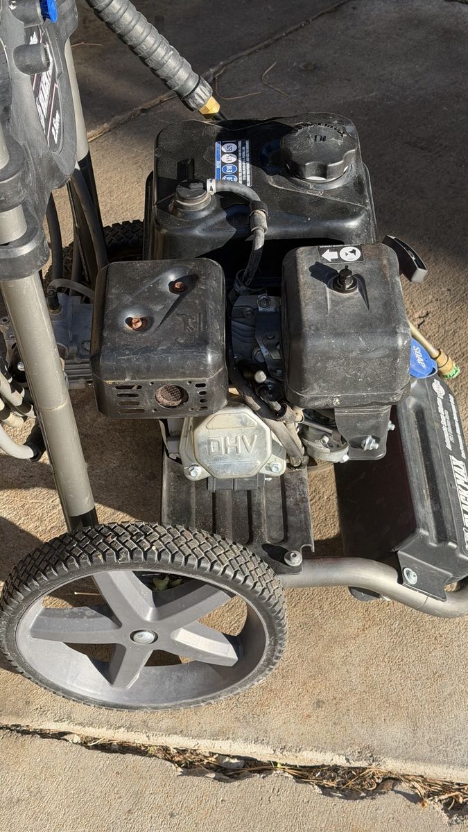 Black Max 212cc OHV 3100 PSI Gas Pressure Washer