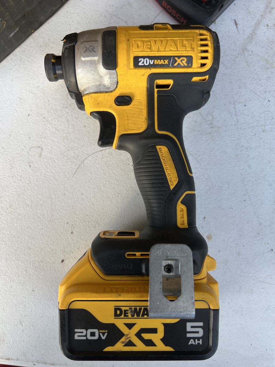 DeWalt 20V MAX XR Brushless Cordless Impact Driver w/ 5Ah Battery