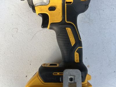 DeWalt 20V MAX XR Brushless Cordless Impact Driver w/ 5Ah Battery