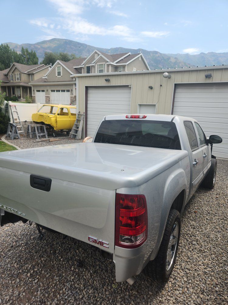GMC Sierra 1500 Silver Truck Bed Cover