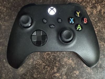 Xbox wireless controller with rechargeable battery. XS. One. PC