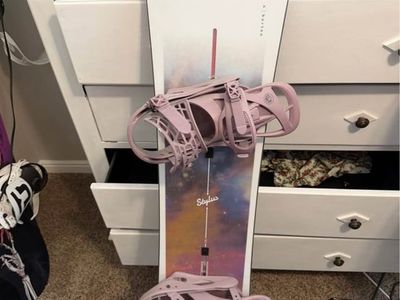 Burton Stylus 152cm Snowboard with Bindings