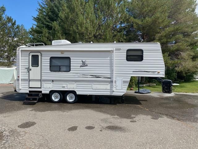 2003 North Wood Nash 24' Fifth Wheel