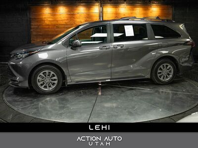 2023 Toyota Sienna XLE 8-Passenger