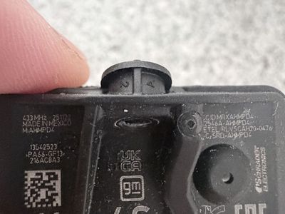GM (OEM) 433MHz TPMS Tire Pressure Monitoring System Sensors (Set of 4)