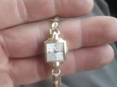 14kt solid gold lady's gruen watch