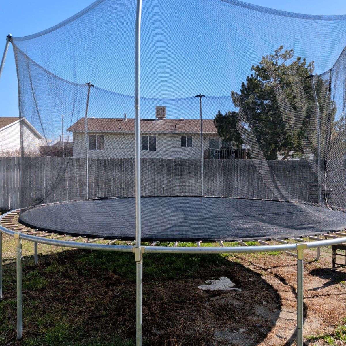 Trampoline with net