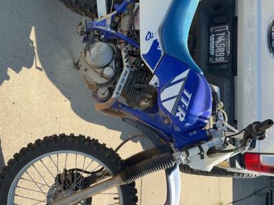 Yamaha TT-R 225 Dirt Bike - Blue/White Off-Road Motorcycle