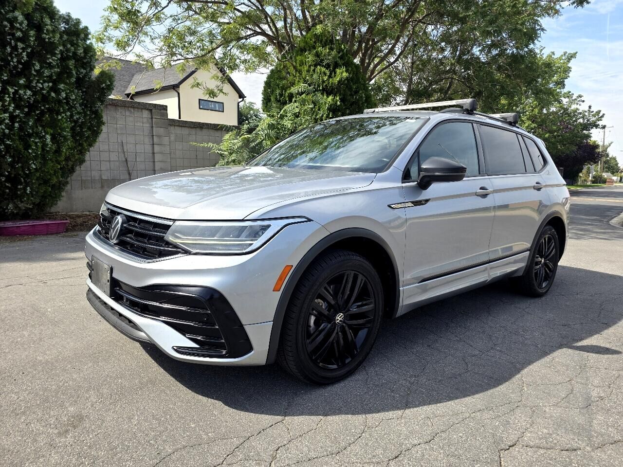 2022 Volkswagen Tiguan 2.0T SE R-Line Black