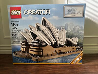 BRAND NEW and FACTORY SEALED LEGO CREATOR SET 10234 SYDNEY OPERA HOUSE
