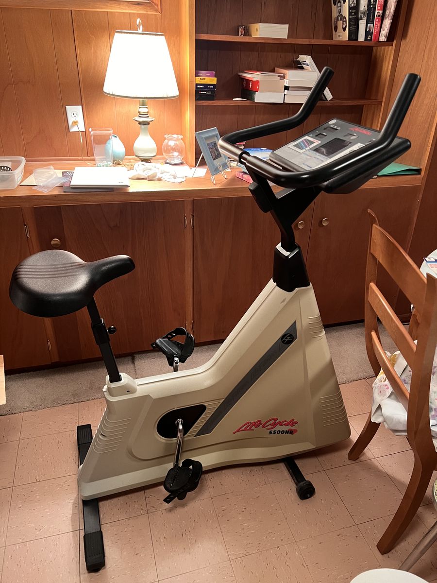 Life Fitness Lifecycle 5500 HR Stationary Bike
