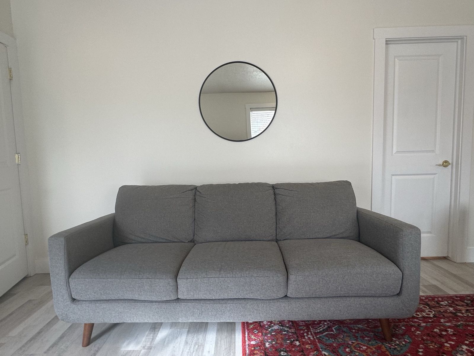 Main image 3