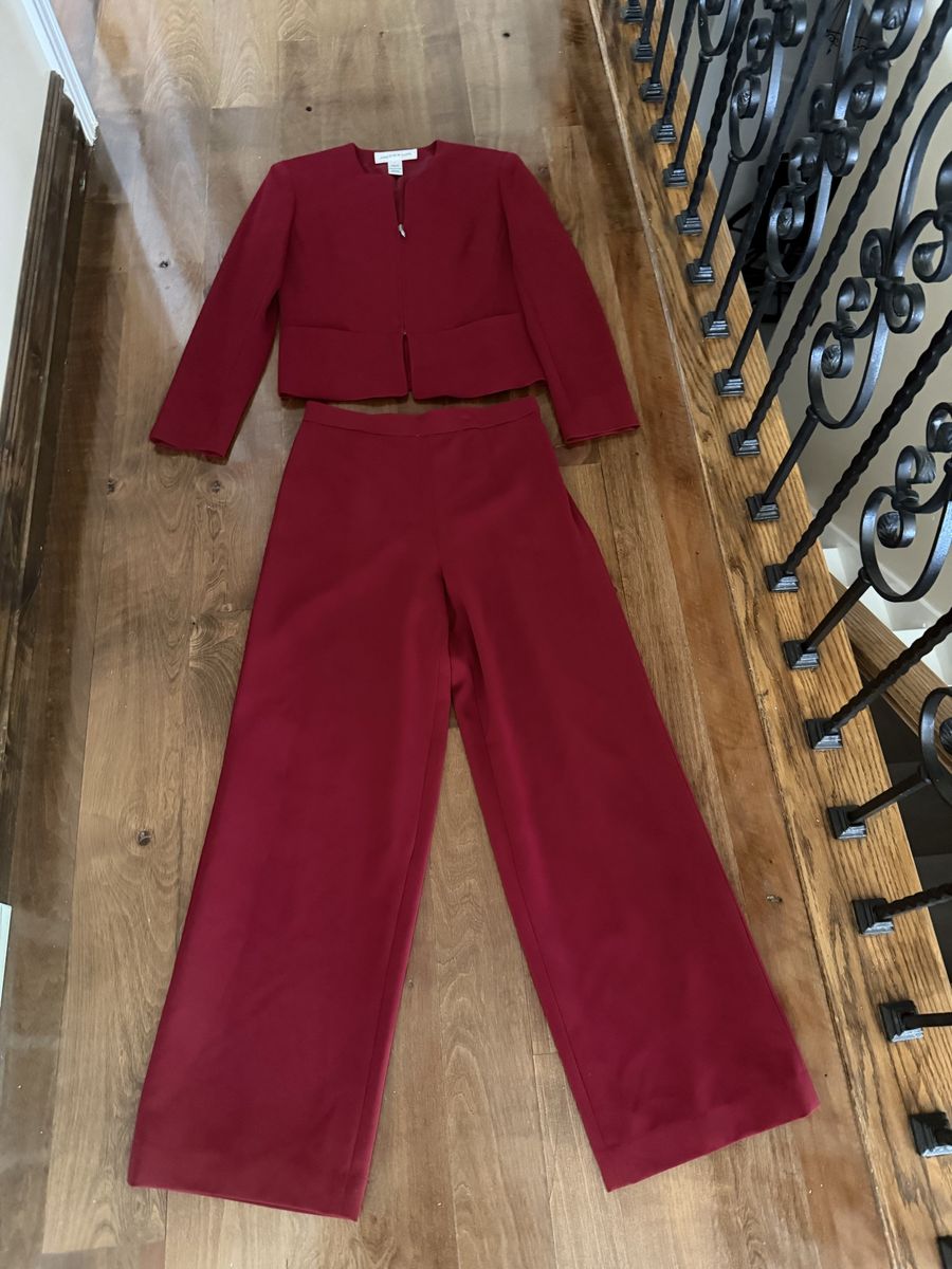Jones New York women’s dress suit jacket size 6 slacks size 8 wine colored red inseam 31