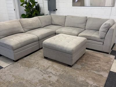 COSTCO THOMASVILLE TISDALE MODULAR SECTIONAL 6-PIECE BOUCLE W/ STORAGE OTTOMAN!!