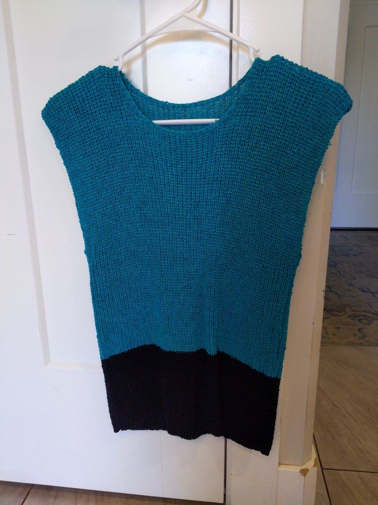 Vintage 80s or 90s Teal & Black Knit Sleeveless Top - Women's Casual Pullover Sweater small