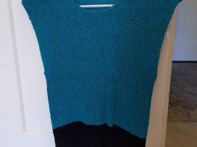 Vintage 80s or 90s Teal & Black Knit Sleeveless Top - Women's Casual Pullover Sweater small