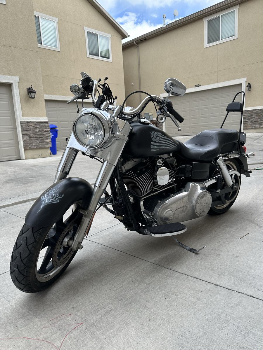 2013 Harley Davidson DYNA switchback (FLD)