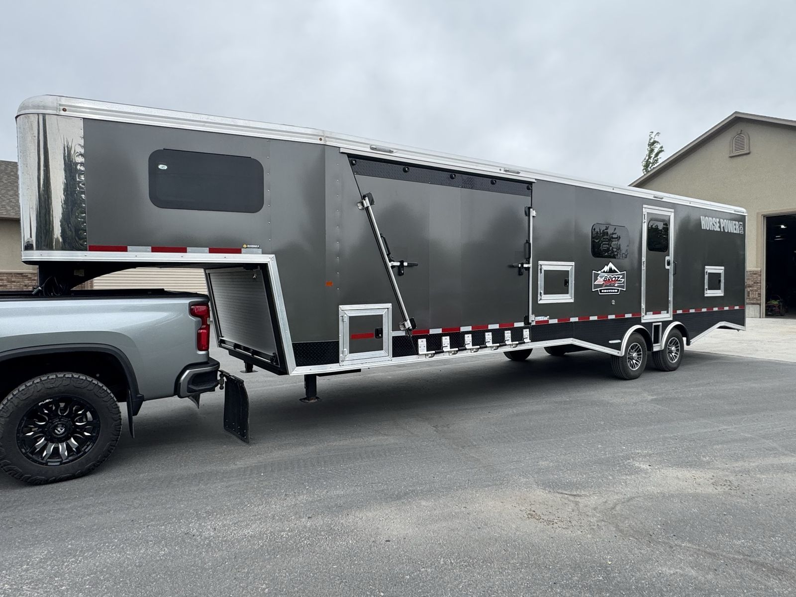 2018 Logan horse power 29 foot