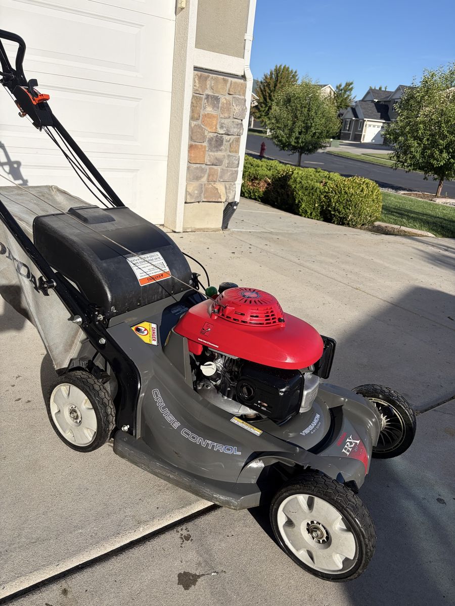 Honda HRX217 Hydrostatic Self-Propelled Mower