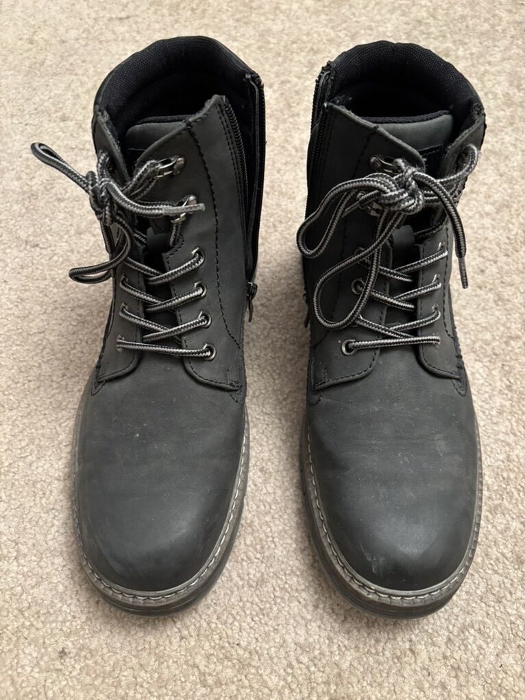 Ladies Jonsen Boots 🥾 Size 8