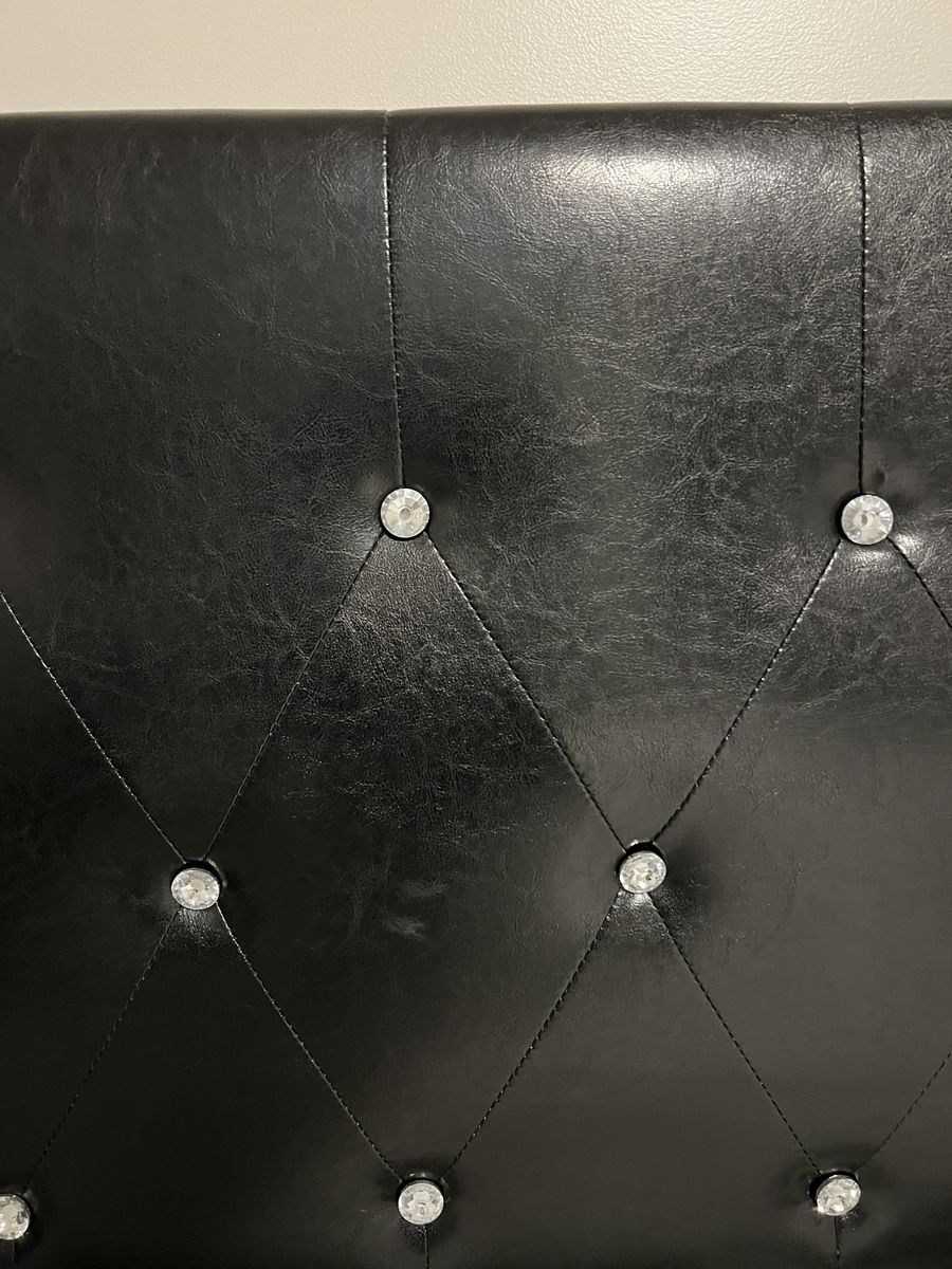 Main image 3