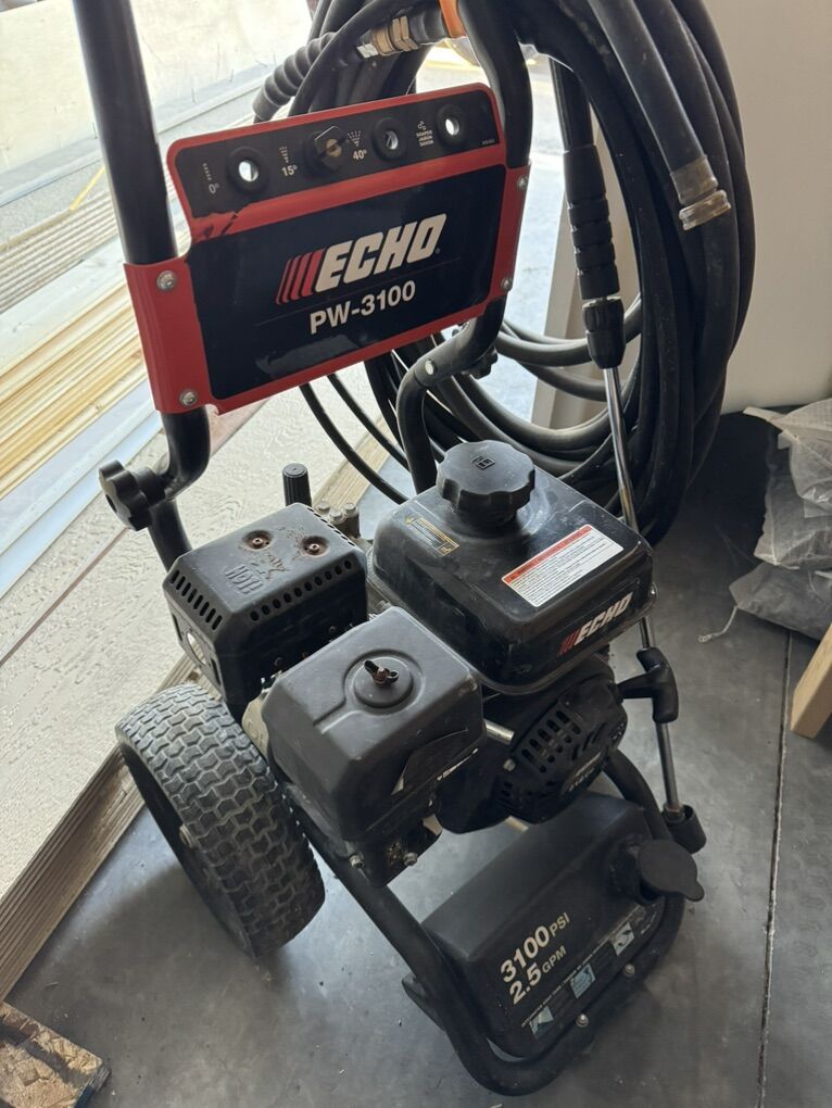 ECHO PW - 3100 Pressure Washer