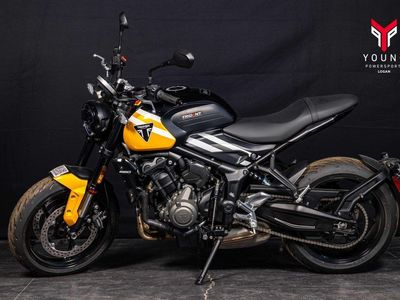 2025 Triumph Trident 660 Cosmic Yellow/Sapphire Black