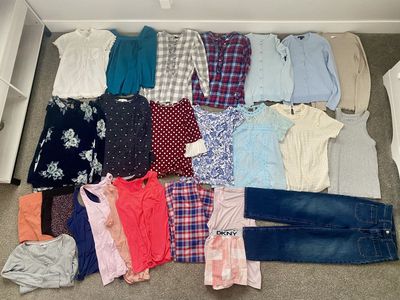 25 Items Women's Name Brand Clothing-Size XS