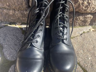 Womens Black Doc Martens US size 9