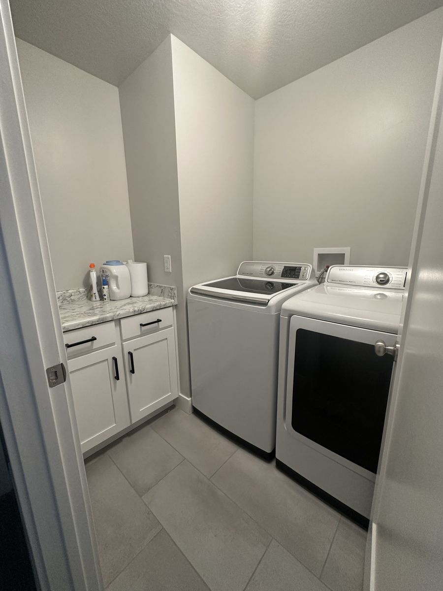 Main image 3