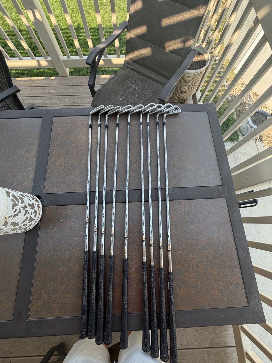 Titleist DCI 762 Iron Set 3-PW + SW | Dynamic Gold S300 Stiff | Original Grips (LEFT HANDED)
