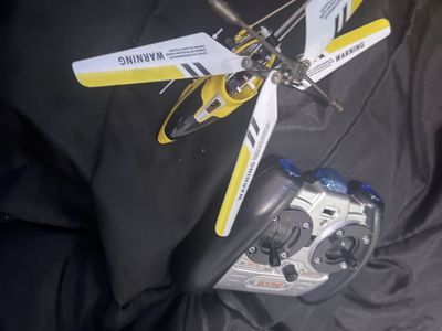 Syma S107G 3-Channel RC Helicopter Remote Controlled Helicopter with Gyro Stabilizer, Yellow/Black