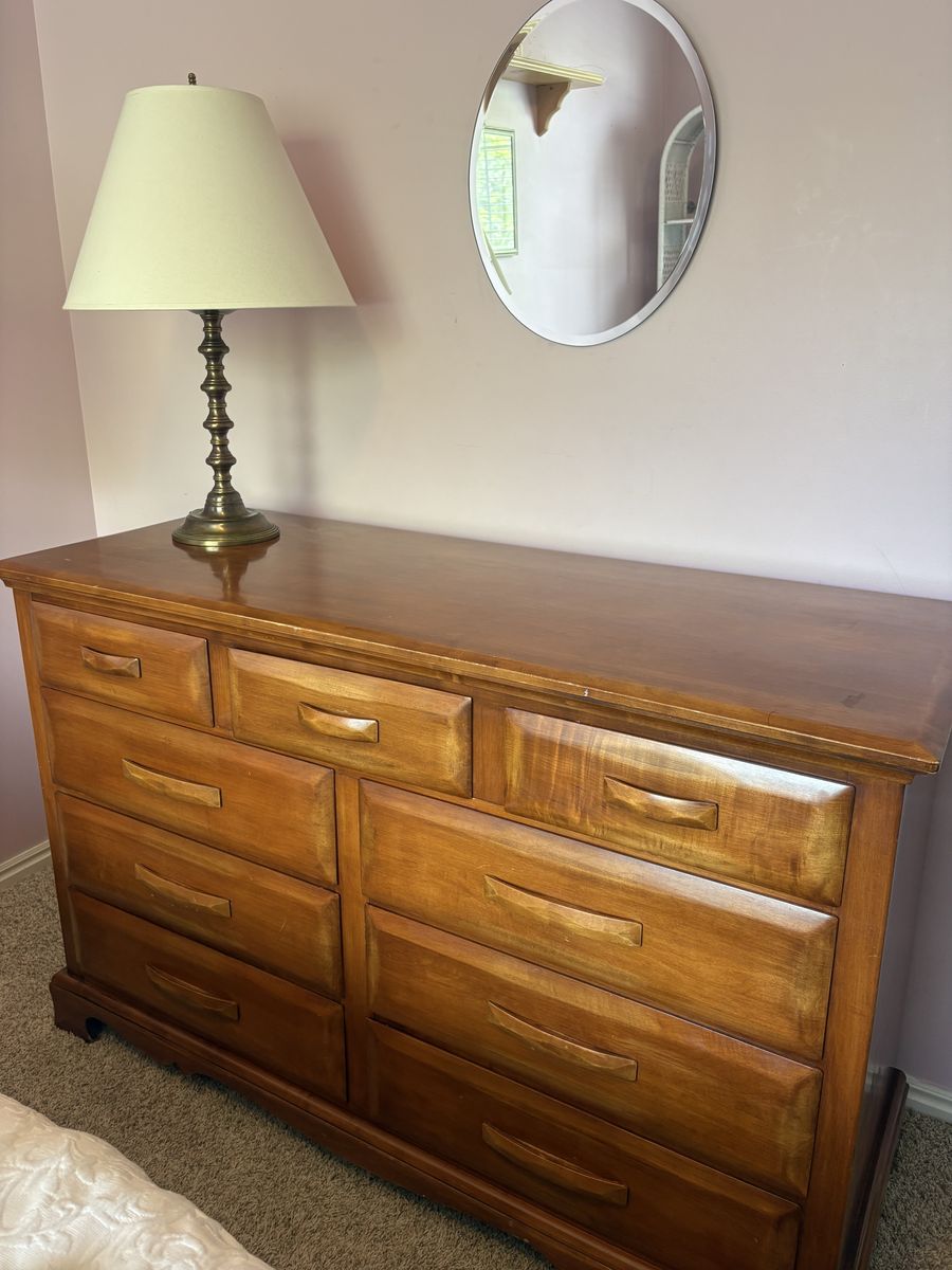 Mid-century KLING 9 drawer dresser