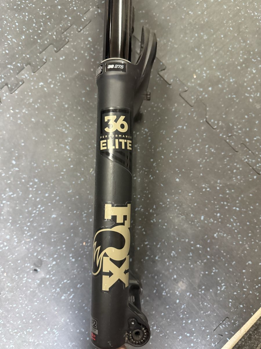 Fox 36 Performace Elite Grip 2 27.5"
