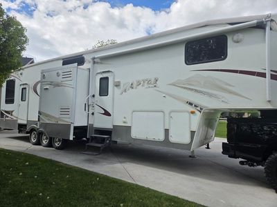 2008 Raptor RP3812 toy hauler