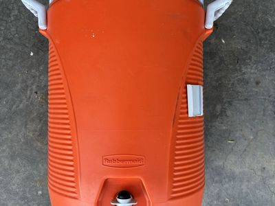 Rubbermaid Orange 5-Gallon Water Cooler with Spigot & Handles