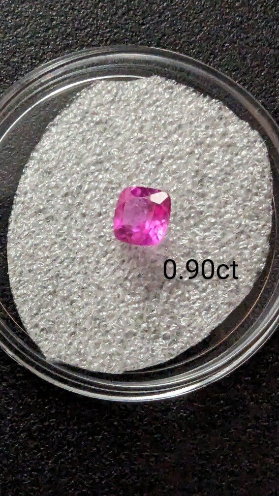 0.90ct SQUARE CUSHION CUT RED BERYL GEMSTONE