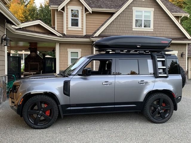 Yakima SkyBox 18 Carbonite Roof Cargo Box – Like New – Used Twice